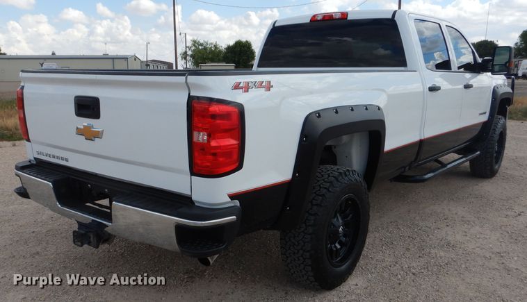 image for item HC9039 2018 Chevrolet Silverado 3500HD  Crew Cab pickup truck