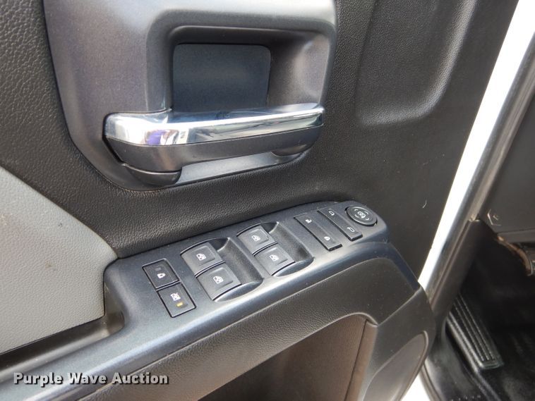 image for item HC9039 2018 Chevrolet Silverado 3500HD  Crew Cab pickup truck