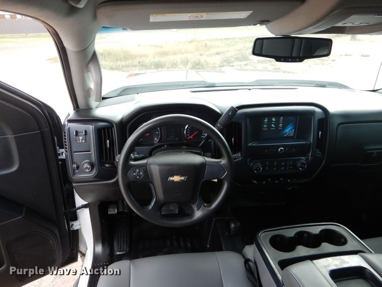 image for item HC9039 2018 Chevrolet Silverado 3500HD  Crew Cab pickup truck