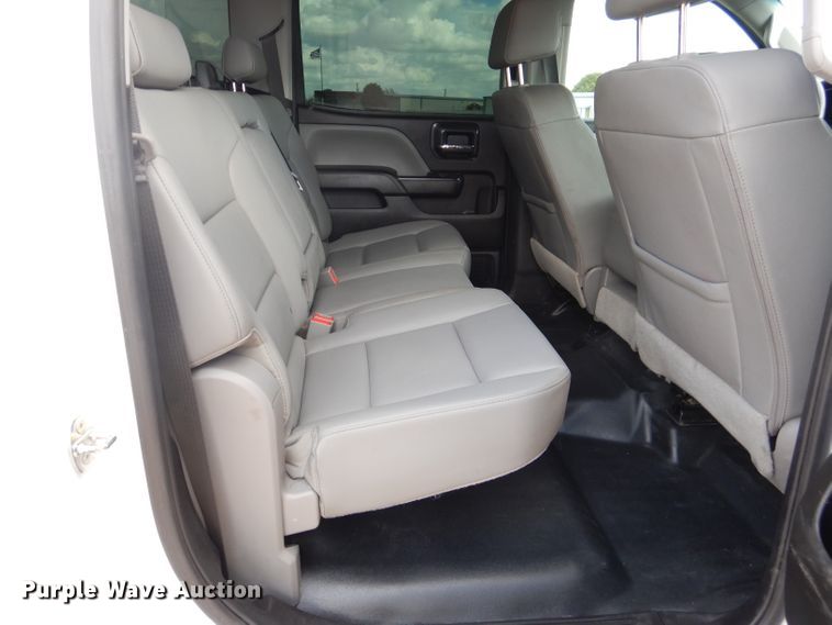 image for item HC9039 2018 Chevrolet Silverado 3500HD  Crew Cab pickup truck