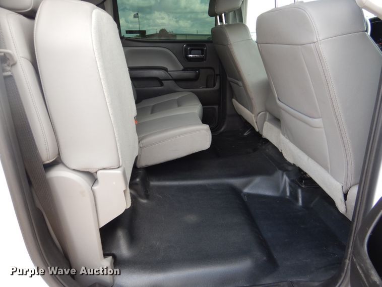 image for item HC9039 2018 Chevrolet Silverado 3500HD  Crew Cab pickup truck