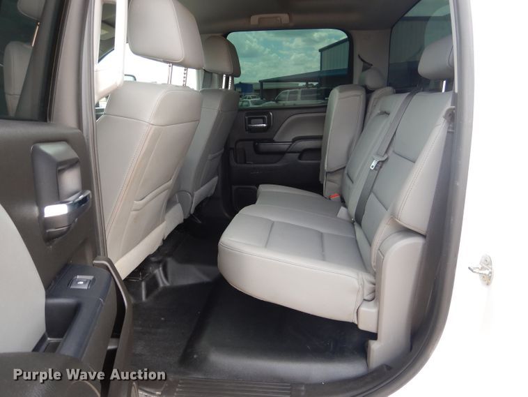 image for item HC9039 2018 Chevrolet Silverado 3500HD  Crew Cab pickup truck