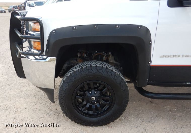 image for item HC9039 2018 Chevrolet Silverado 3500HD  Crew Cab pickup truck