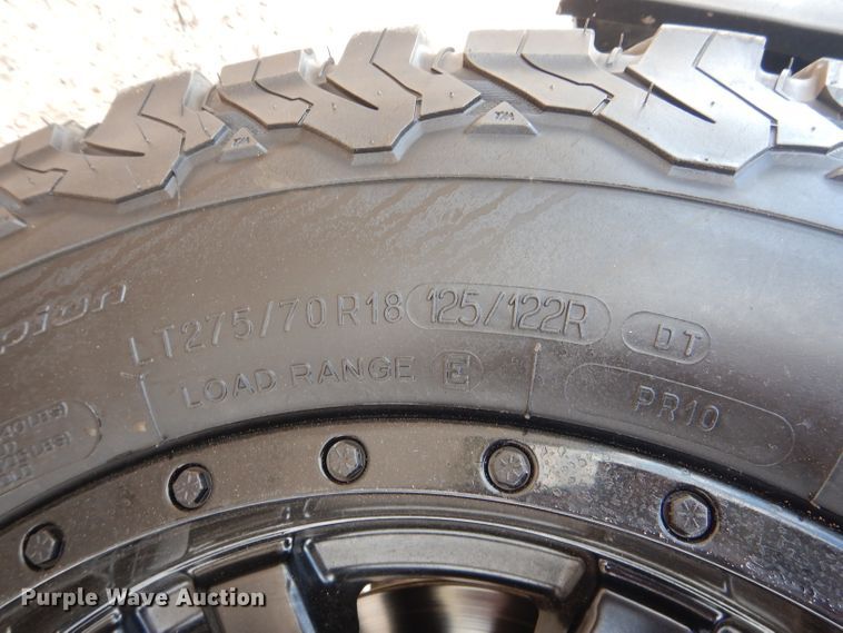 image for item HC9039 2018 Chevrolet Silverado 3500HD  Crew Cab pickup truck