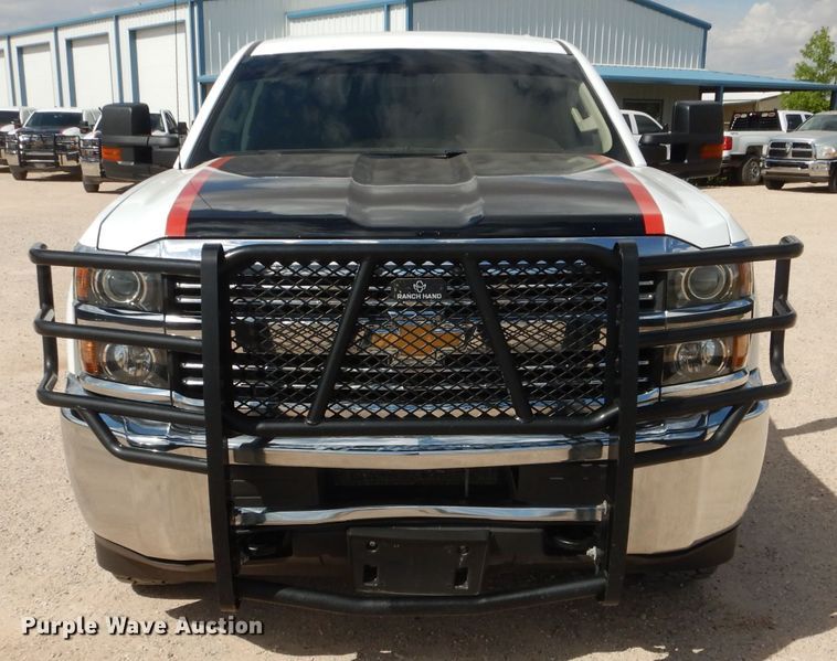 image for item HC9040 2018 Chevrolet Silverado 3500HD  Crew Cab pickup truck