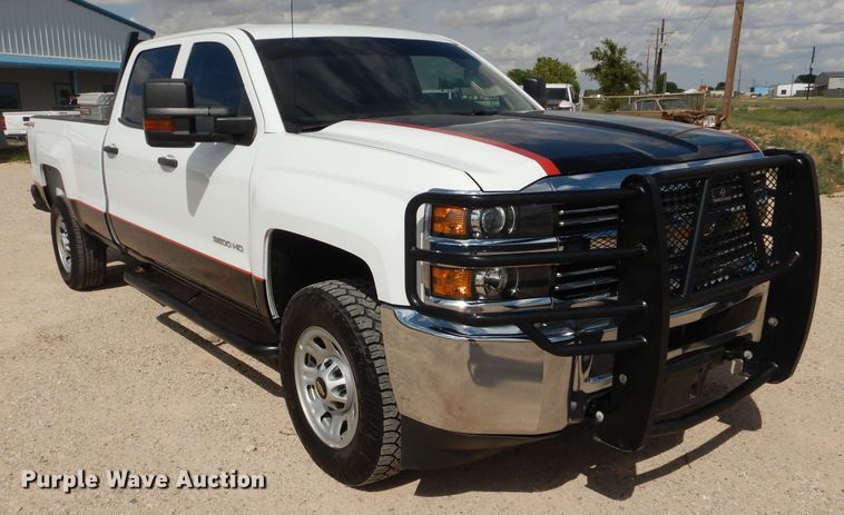 image for item HC9040 2018 Chevrolet Silverado 3500HD  Crew Cab pickup truck