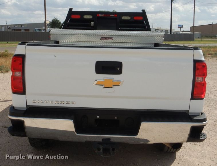 image for item HC9040 2018 Chevrolet Silverado 3500HD  Crew Cab pickup truck