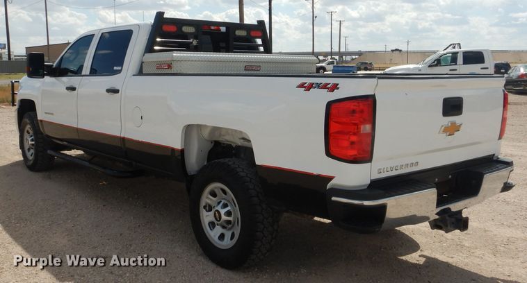 image for item HC9040 2018 Chevrolet Silverado 3500HD  Crew Cab pickup truck