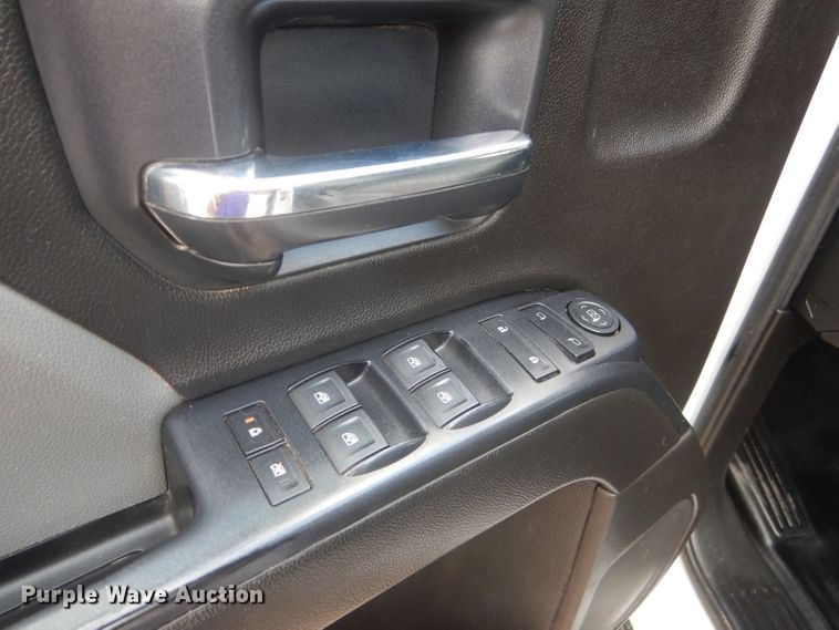 image for item HC9040 2018 Chevrolet Silverado 3500HD  Crew Cab pickup truck