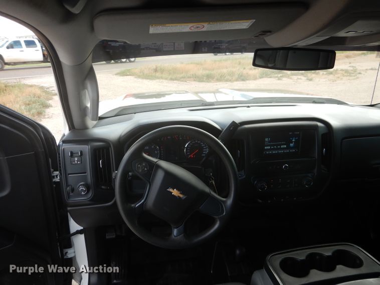 image for item HC9040 2018 Chevrolet Silverado 3500HD  Crew Cab pickup truck