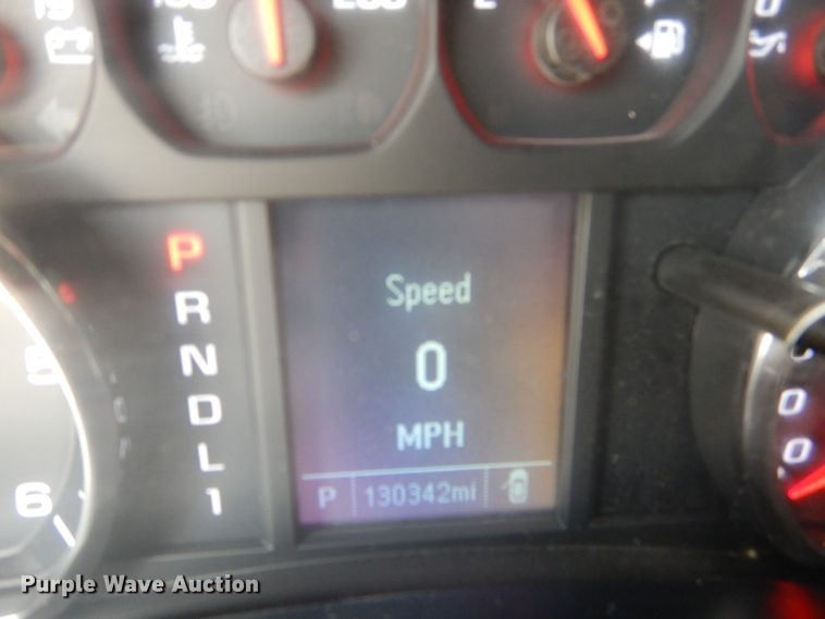 image for item HC9040 2018 Chevrolet Silverado 3500HD  Crew Cab pickup truck