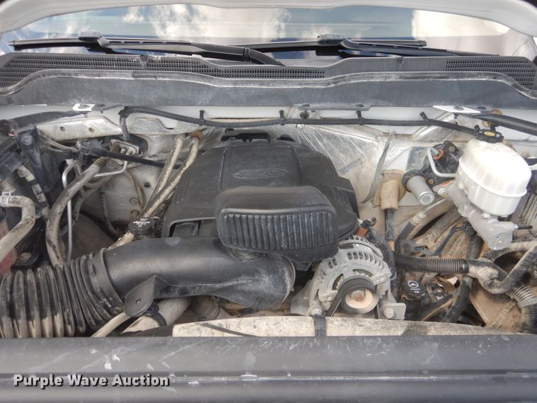 image for item HC9040 2018 Chevrolet Silverado 3500HD  Crew Cab pickup truck