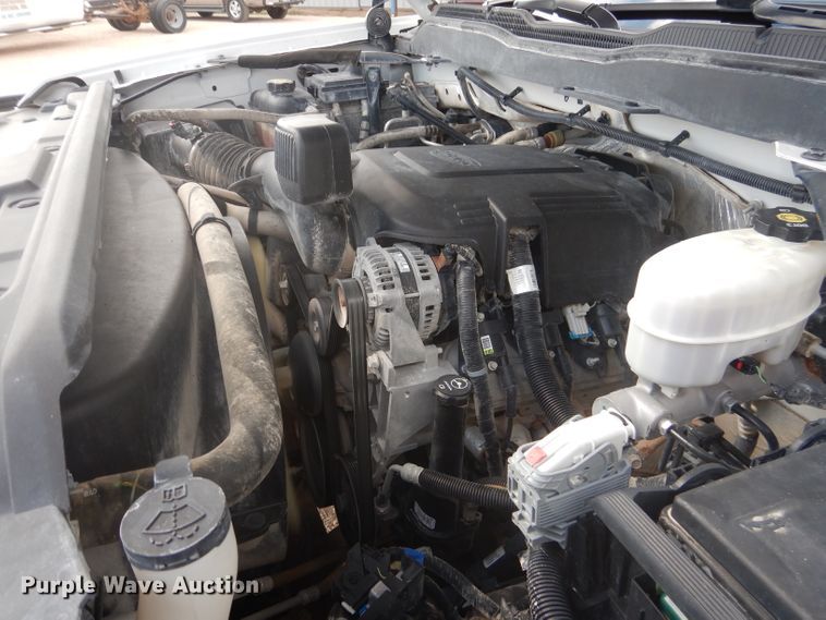 image for item HC9040 2018 Chevrolet Silverado 3500HD  Crew Cab pickup truck