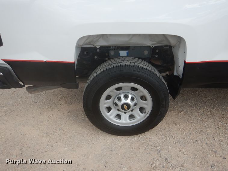 image for item HC9040 2018 Chevrolet Silverado 3500HD  Crew Cab pickup truck