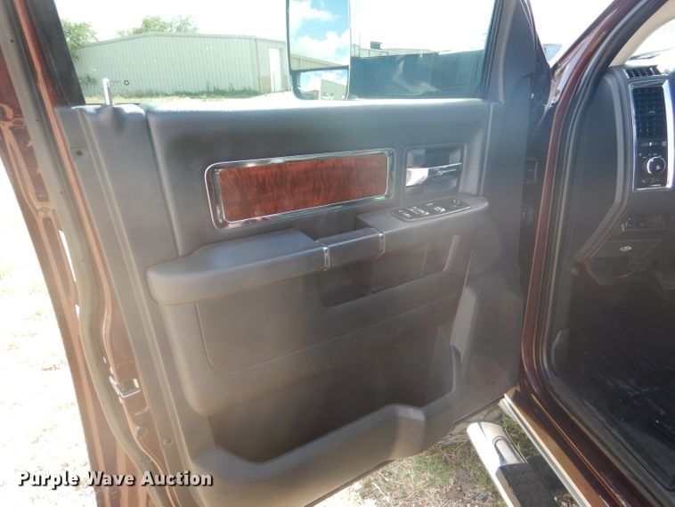 image for item HC9041 2012 Dodge Ram 2500HD  Crew Cab pickup truck