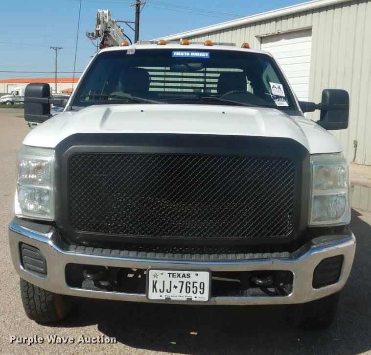 image for item HC9048 2012 Ford F350 Super Duty  utility bed pickup truck with crane