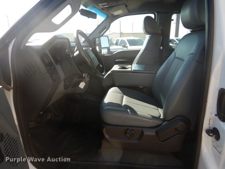 image for item HC9048 2012 Ford F350 Super Duty  utility bed pickup truck with crane