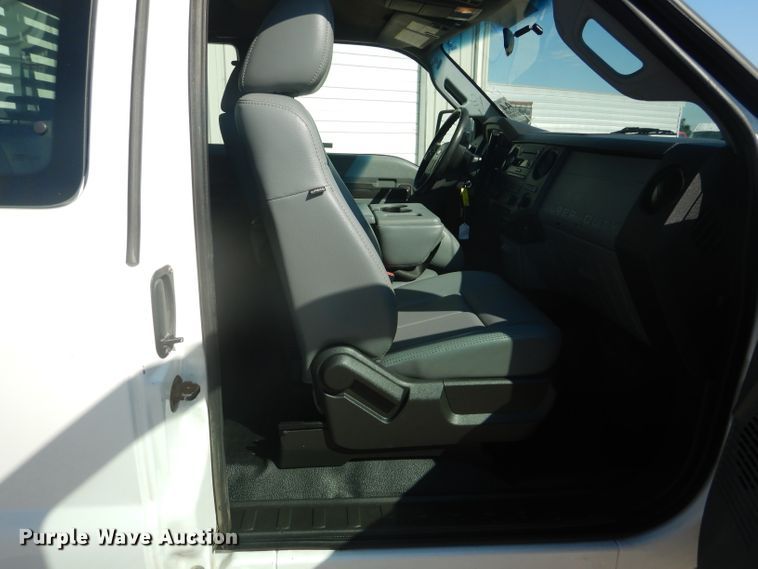 image for item HC9048 2012 Ford F350 Super Duty  utility bed pickup truck with crane