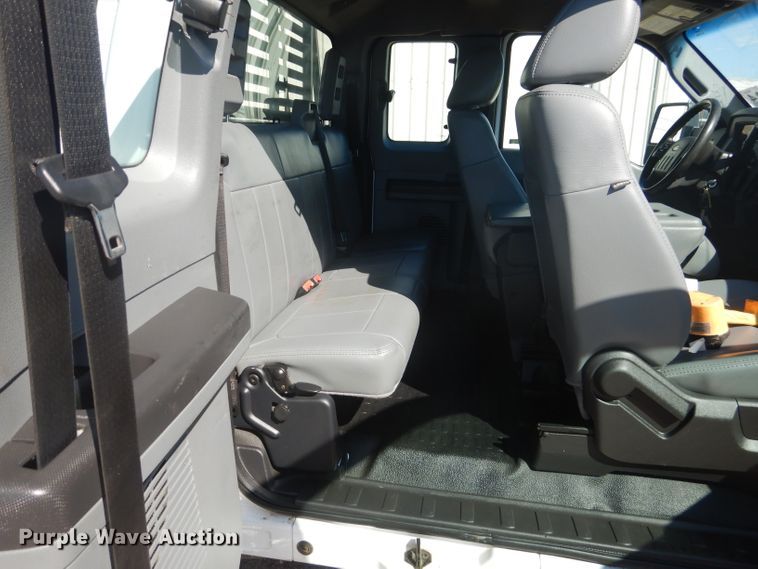 image for item HC9048 2012 Ford F350 Super Duty  utility bed pickup truck with crane