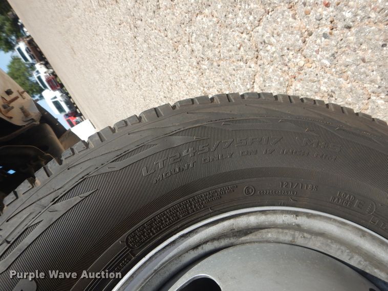 image for item HC9048 2012 Ford F350 Super Duty  utility bed pickup truck with crane