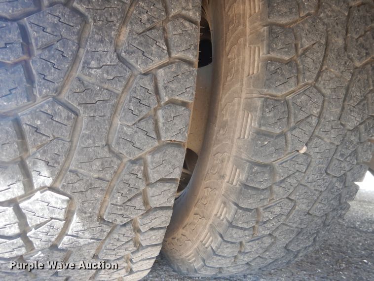 image for item HC9048 2012 Ford F350 Super Duty  utility bed pickup truck with crane