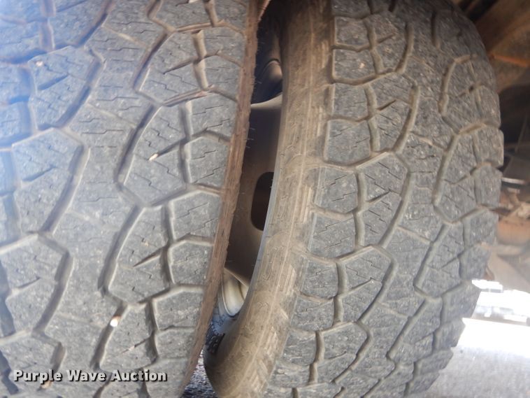 image for item HC9048 2012 Ford F350 Super Duty  utility bed pickup truck with crane