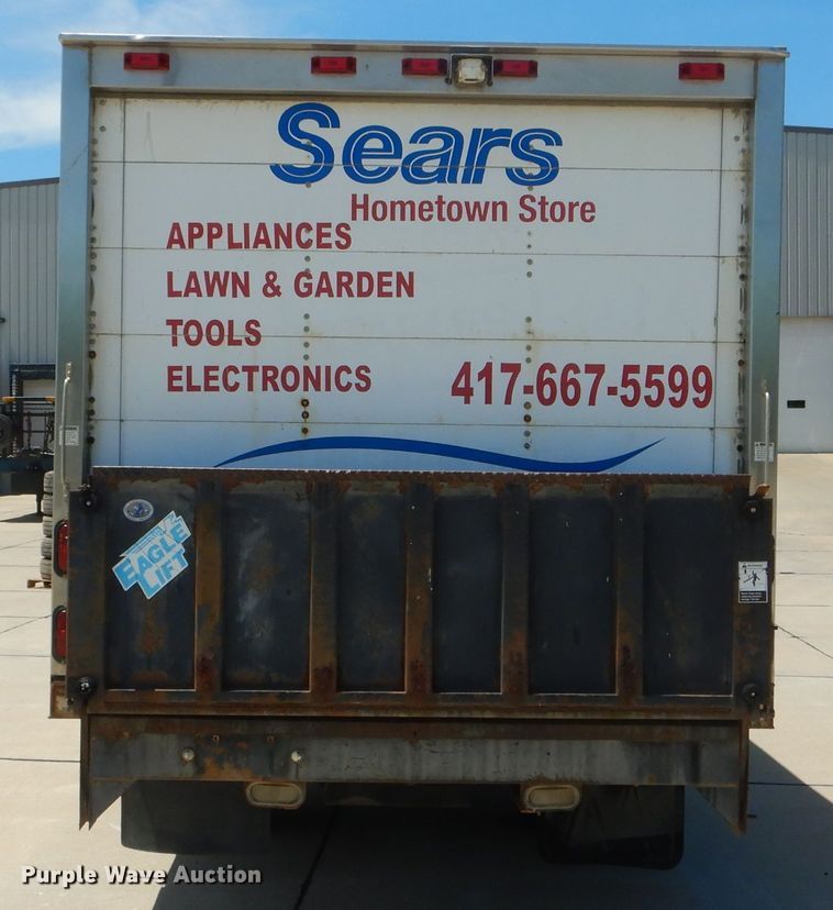 image for item HM9517 2003 GMC W4500  box truck