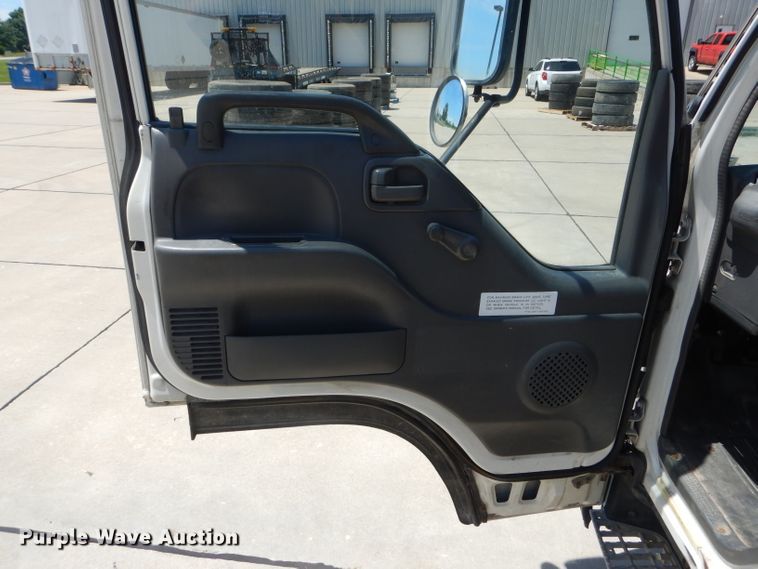 image for item HM9517 2003 GMC W4500  box truck