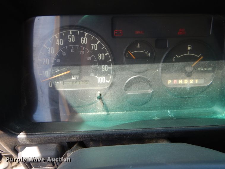 image for item HM9517 2003 GMC W4500  box truck