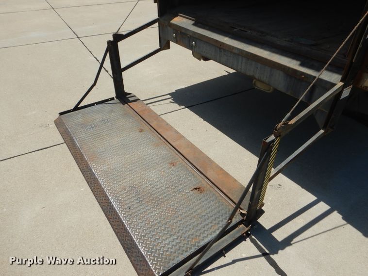 image for item HM9517 2003 GMC W4500  box truck