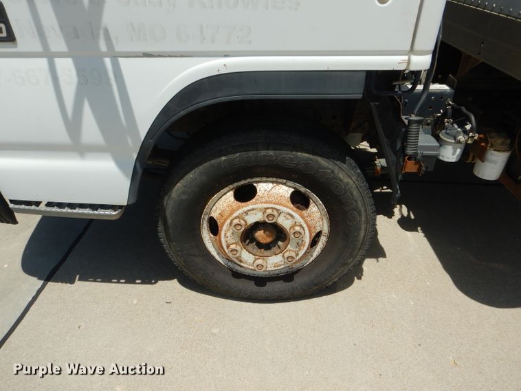 image for item HM9517 2003 GMC W4500  box truck