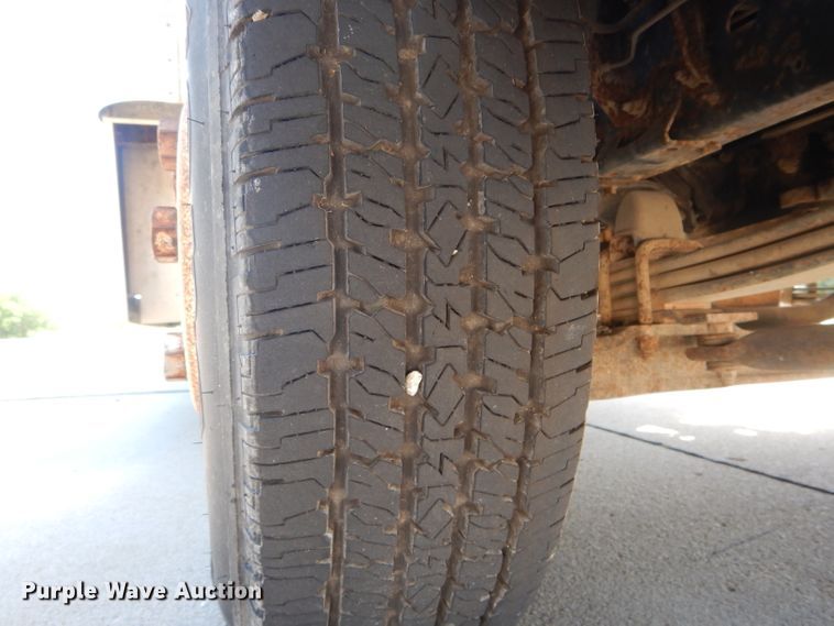 image for item HM9517 2003 GMC W4500  box truck