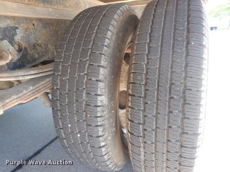 image for item HM9517 2003 GMC W4500  box truck