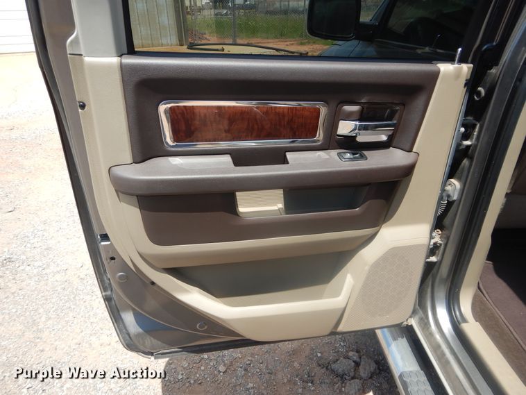 image for item HS9564 2011 Dodge Ram 1500  Crew Cab pickup truck