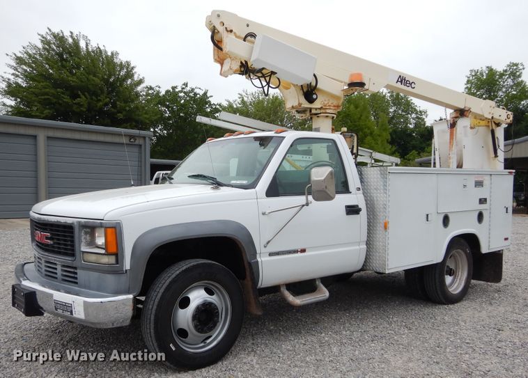 image for item HS9568 2001 GMC Sierra 3500HD  bucket truck