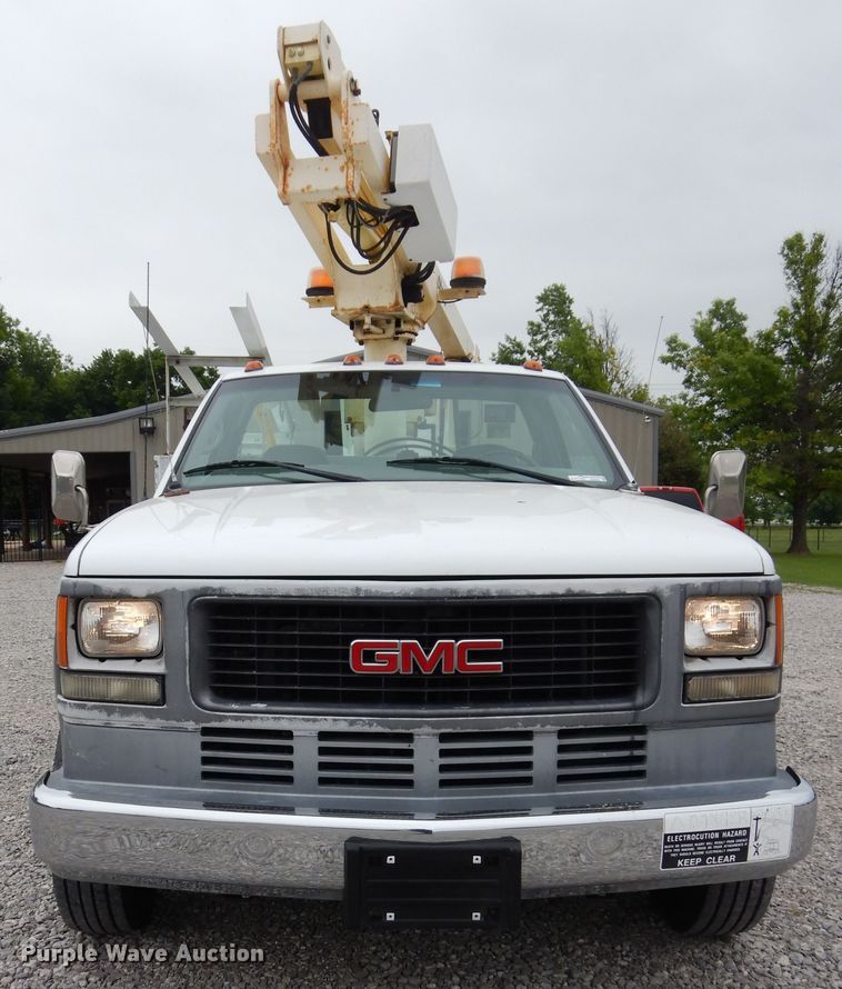 image for item HS9568 2001 GMC Sierra 3500HD  bucket truck