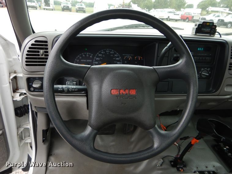 image for item HS9568 2001 GMC Sierra 3500HD  bucket truck