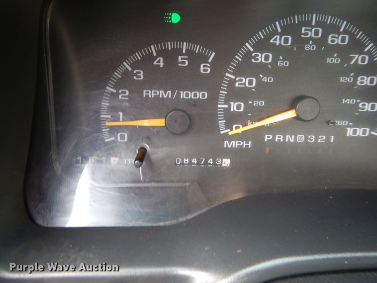 image for item HS9568 2001 GMC Sierra 3500HD  bucket truck