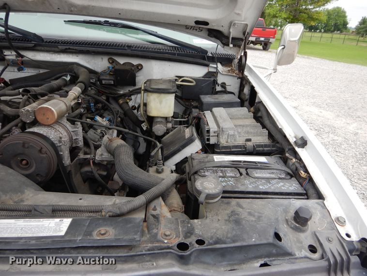 image for item HS9568 2001 GMC Sierra 3500HD  bucket truck