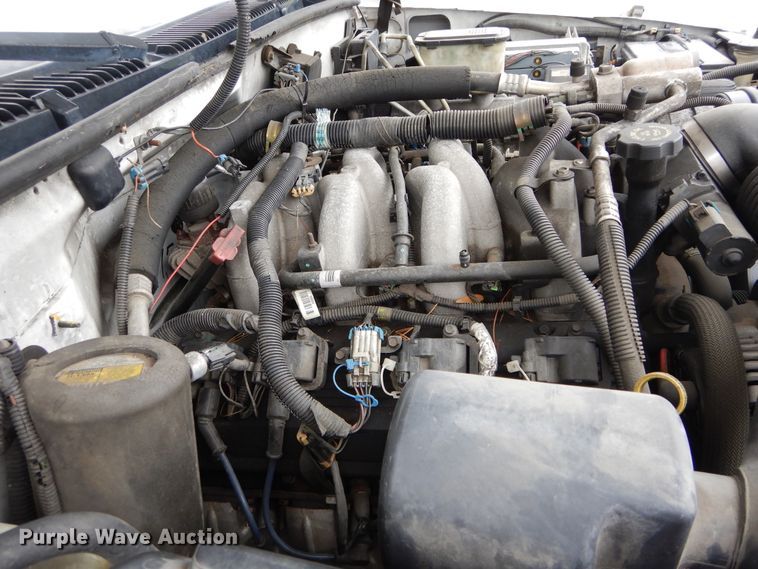 image for item HS9568 2001 GMC Sierra 3500HD  bucket truck