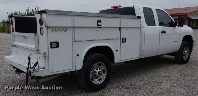 image for item HS9575 2013 Chevrolet Silverado 2500HD  Ext. Cab utility bed pickup truck