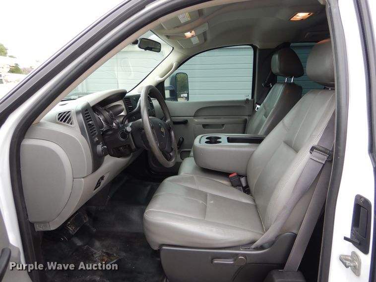 image for item HS9575 2013 Chevrolet Silverado 2500HD  Ext. Cab utility bed pickup truck