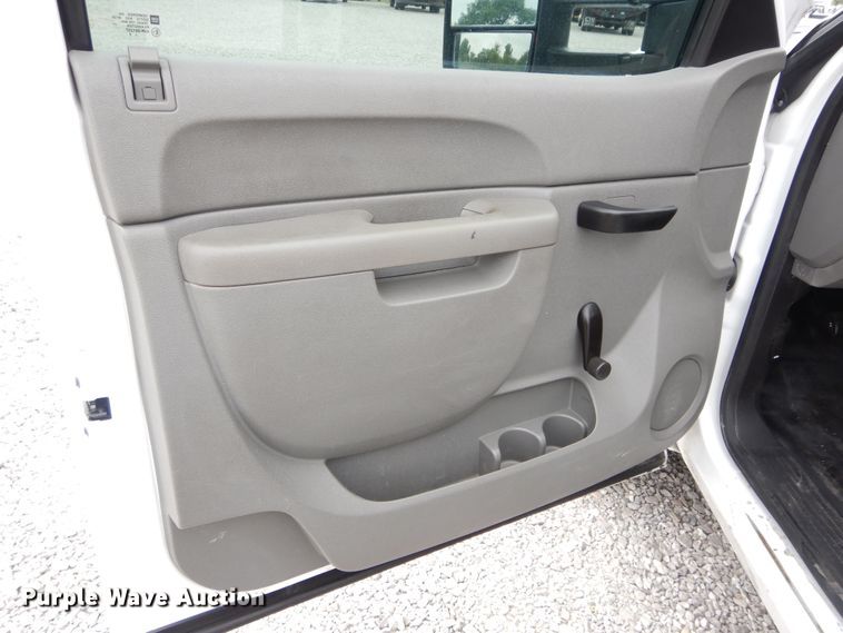 image for item HS9575 2013 Chevrolet Silverado 2500HD  Ext. Cab utility bed pickup truck