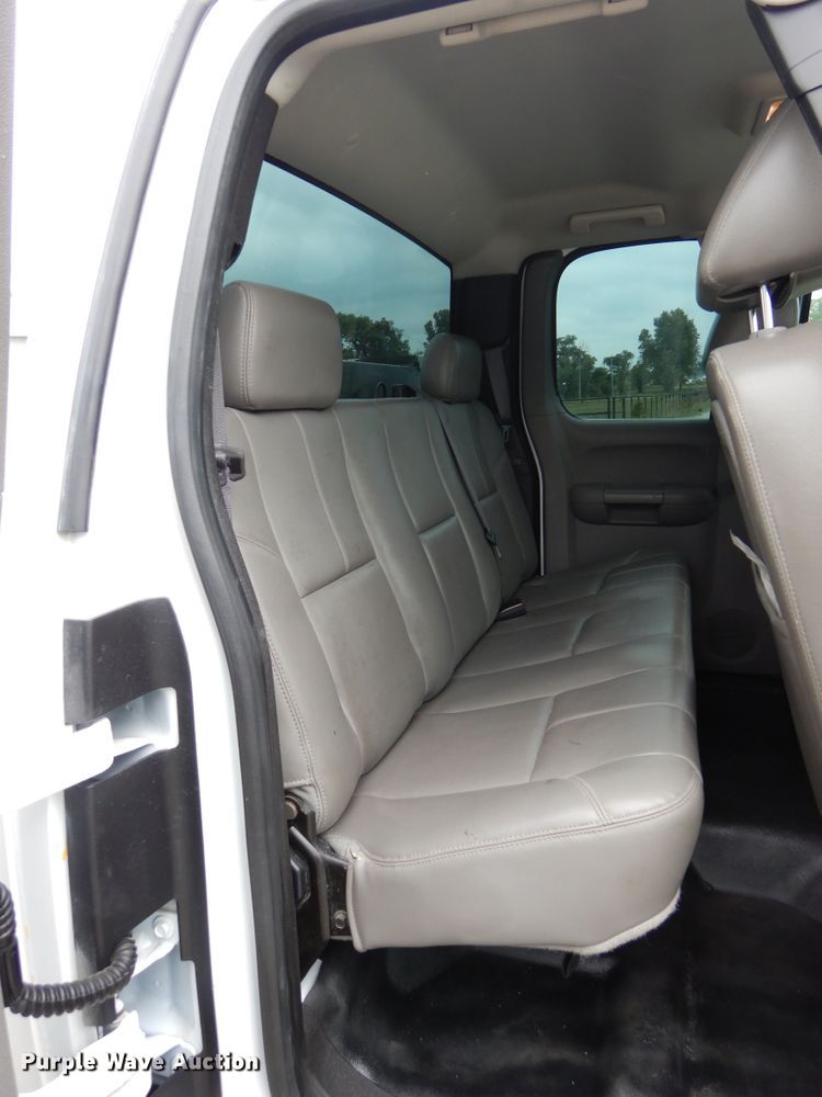 image for item HS9575 2013 Chevrolet Silverado 2500HD  Ext. Cab utility bed pickup truck