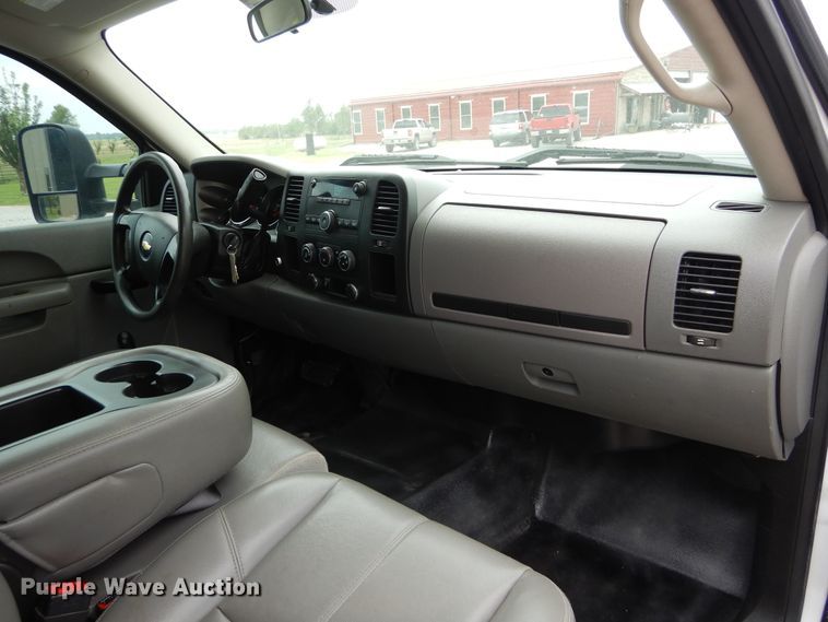 image for item HS9575 2013 Chevrolet Silverado 2500HD  Ext. Cab utility bed pickup truck