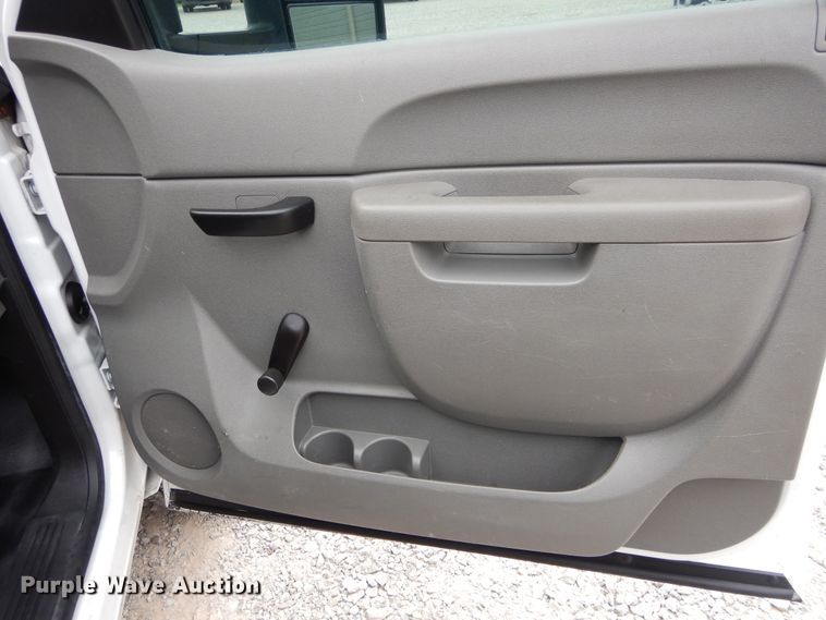 image for item HS9575 2013 Chevrolet Silverado 2500HD  Ext. Cab utility bed pickup truck