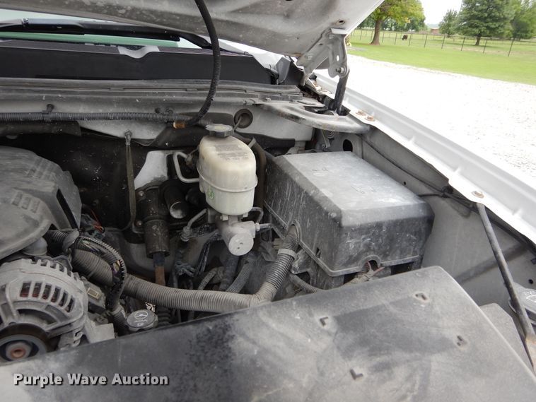 image for item HS9575 2013 Chevrolet Silverado 2500HD  Ext. Cab utility bed pickup truck