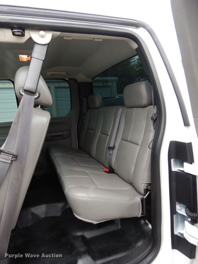 image for item HS9575 2013 Chevrolet Silverado 2500HD  Ext. Cab utility bed pickup truck