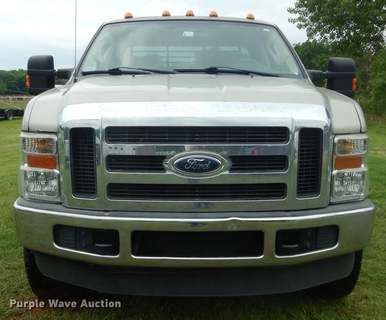 image for item HS9590 2010 Ford F350 Super Duty  SuperCrew bale bed pickup truck