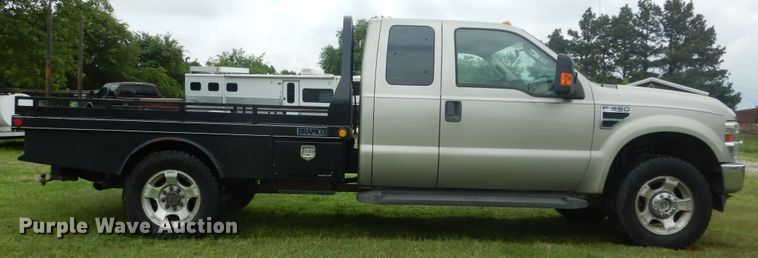 image for item HS9590 2010 Ford F350 Super Duty  SuperCrew bale bed pickup truck